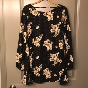 Long sleeve floral shift dress